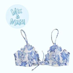 Hollister Swim - Lettuce Trim Smocked Triangle Bikini Top Size Small NWOT